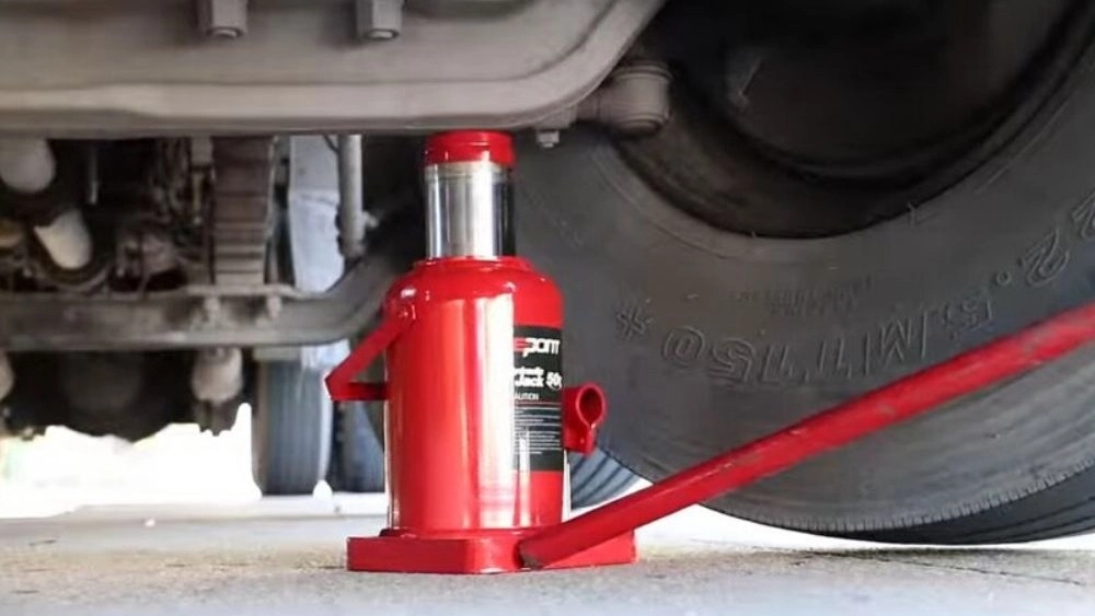 Novin Jack mağazasından Nissan ve Isuzu kamyonlar için hidrolik kriko satın alın Novin Jack mağazasından Nissan ve Isuzu kamyonlar için hidrolik kriko satın alın